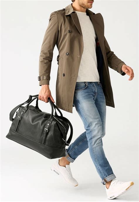 sac de voyage prada homme|Sacs de voyage pour Homme .